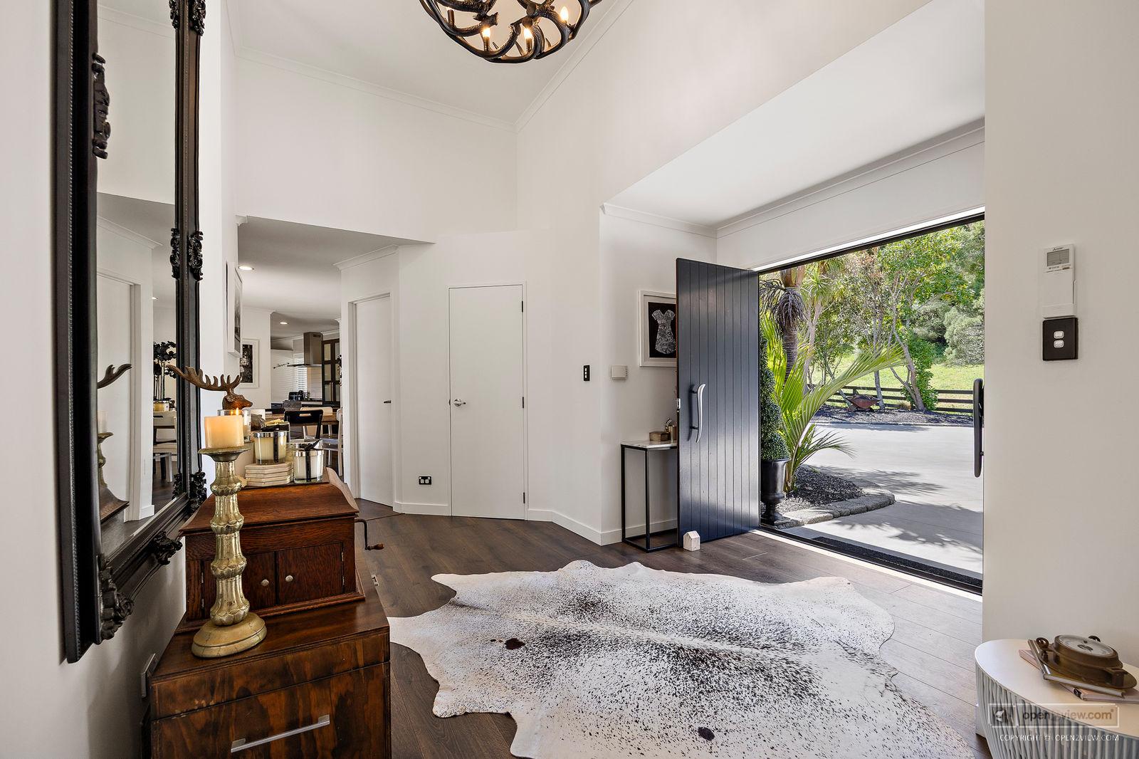 Slider image of 101 Taylor Road, Auckland