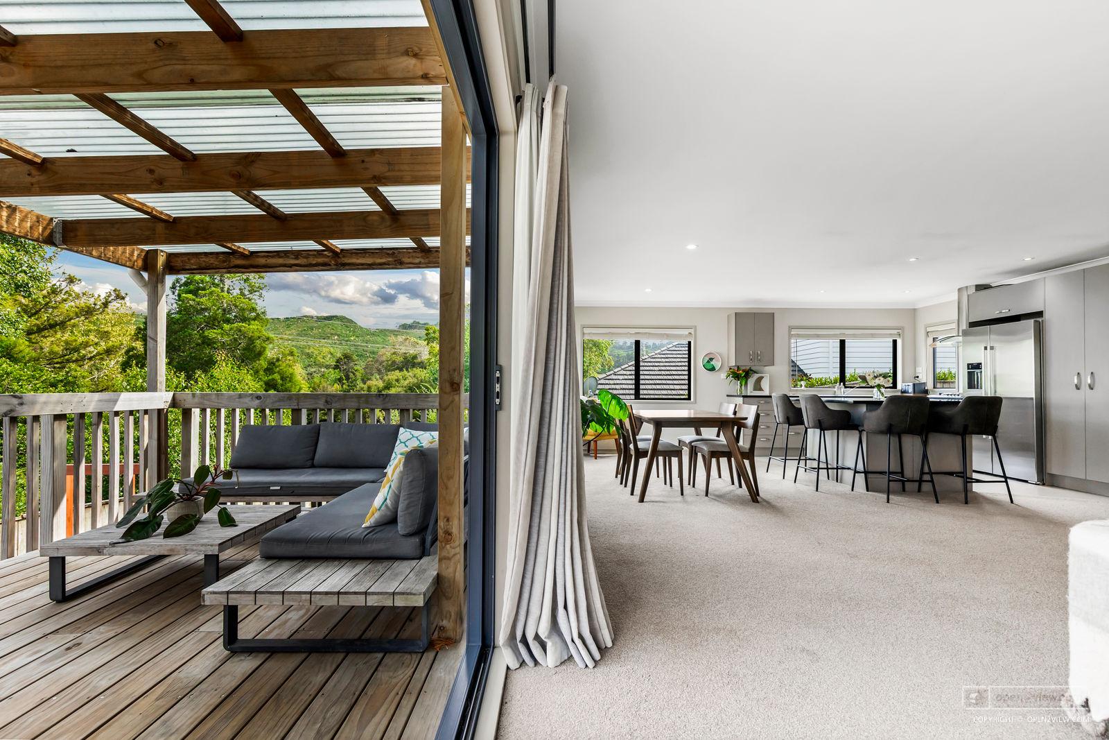 Slider image of 7 Wautaiti Drive, Auckland