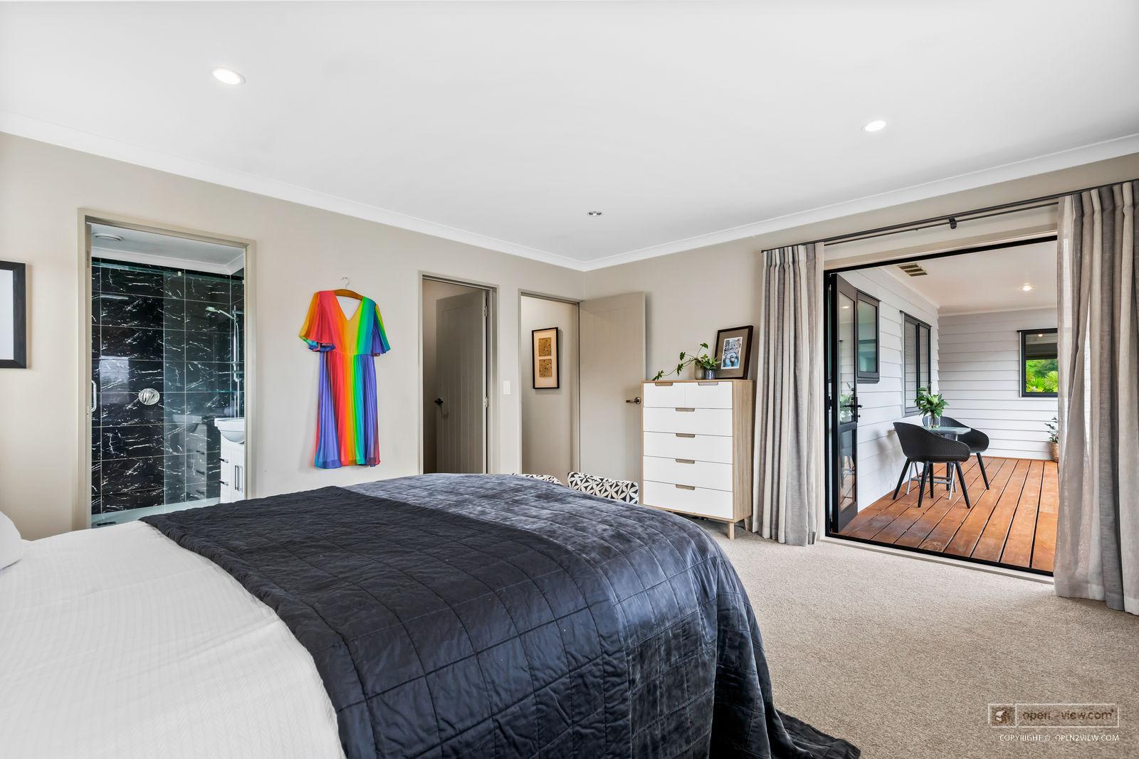 Slider image of 7 Wautaiti Drive, Auckland