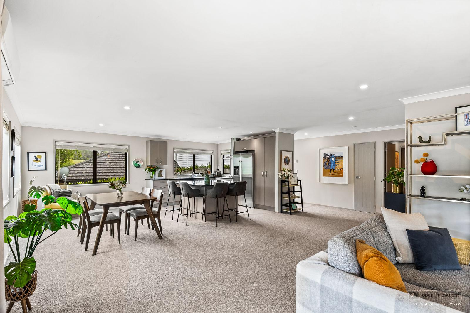 Slider image of 7 Wautaiti Drive, Auckland