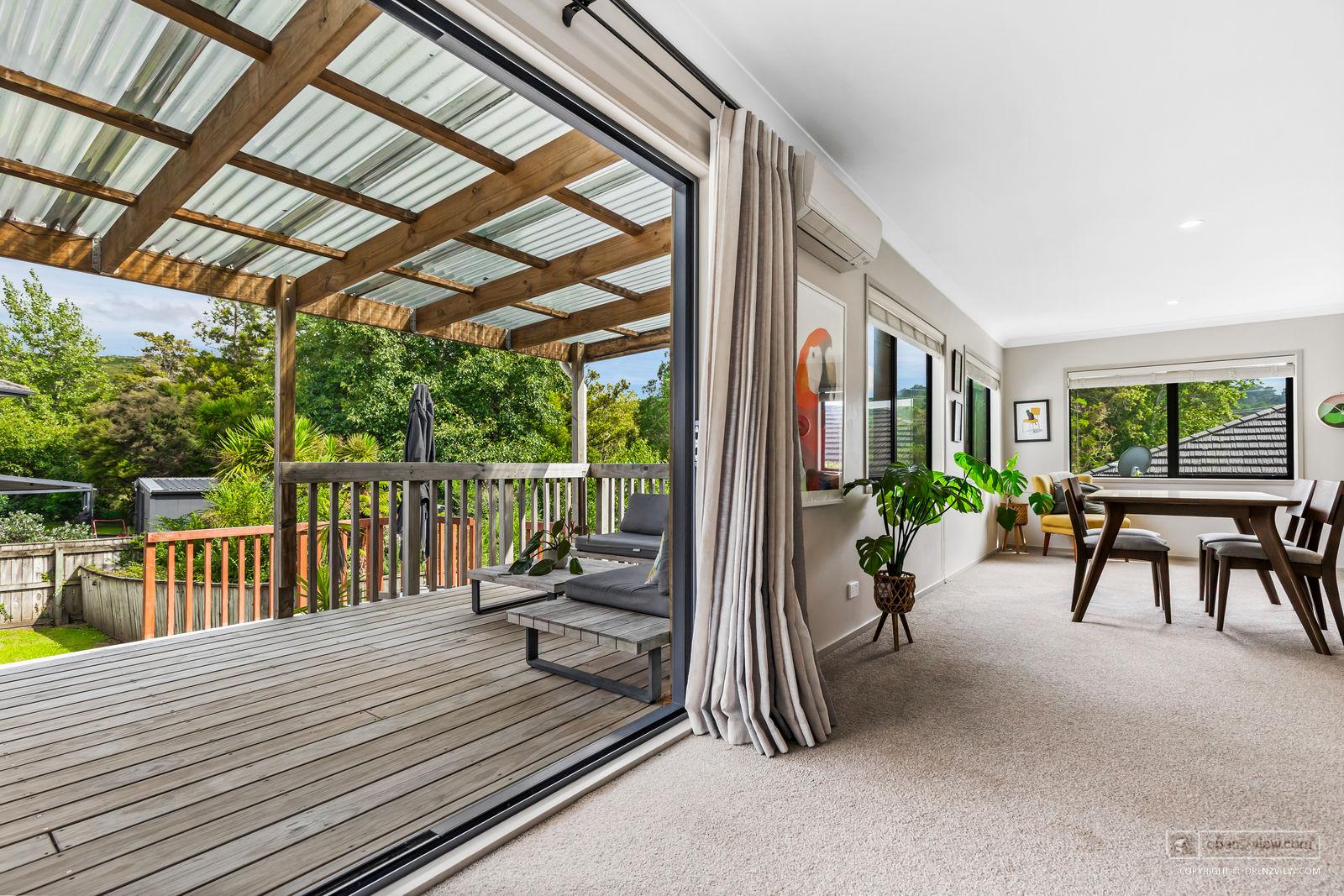 Slider image of 7 Wautaiti Drive, Auckland
