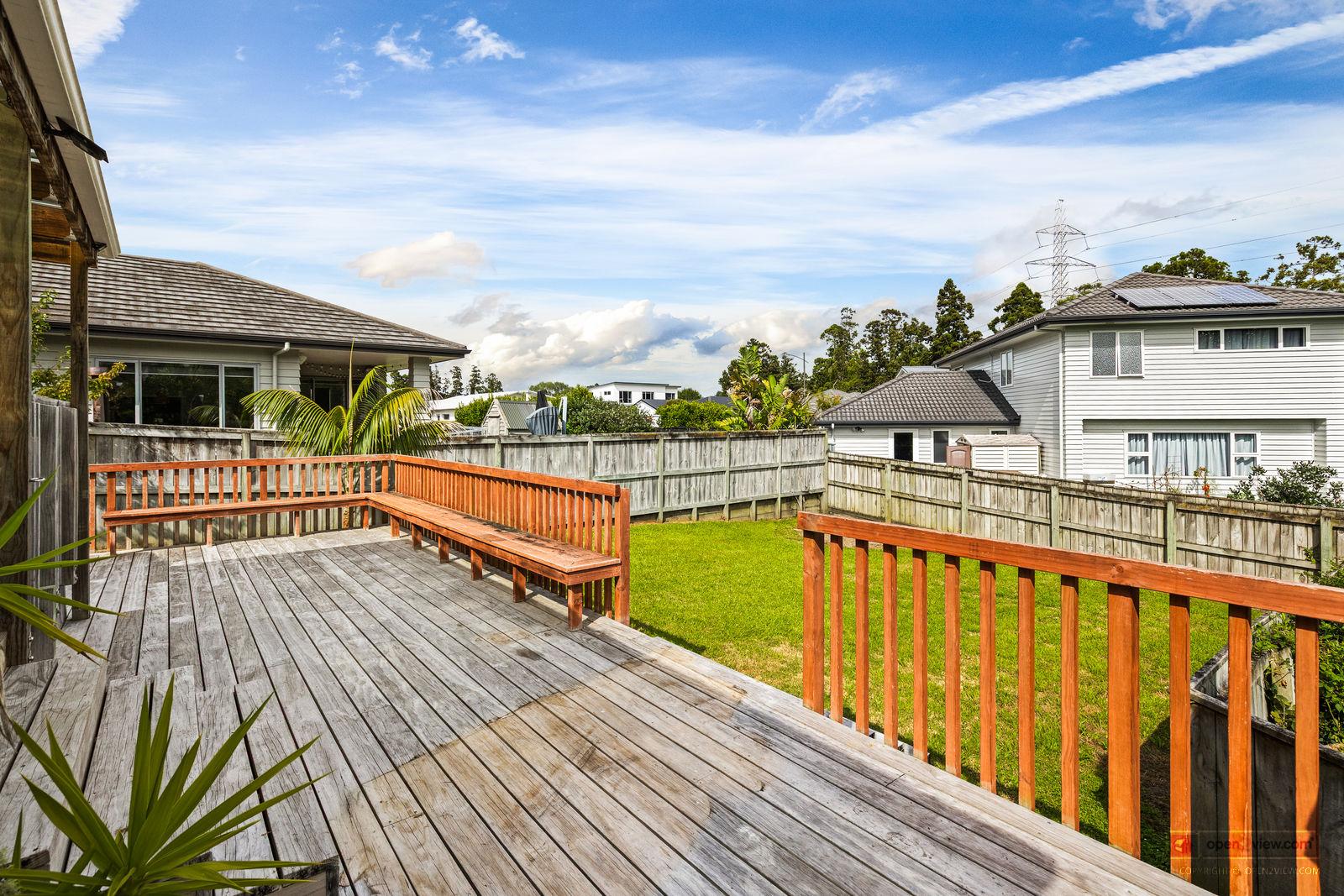 Slider image of 7 Wautaiti Drive, Auckland