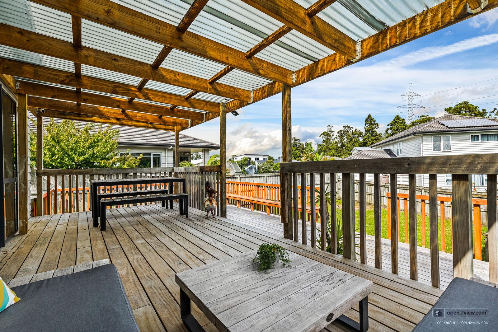 Slider image of 7 Wautaiti Drive, Auckland