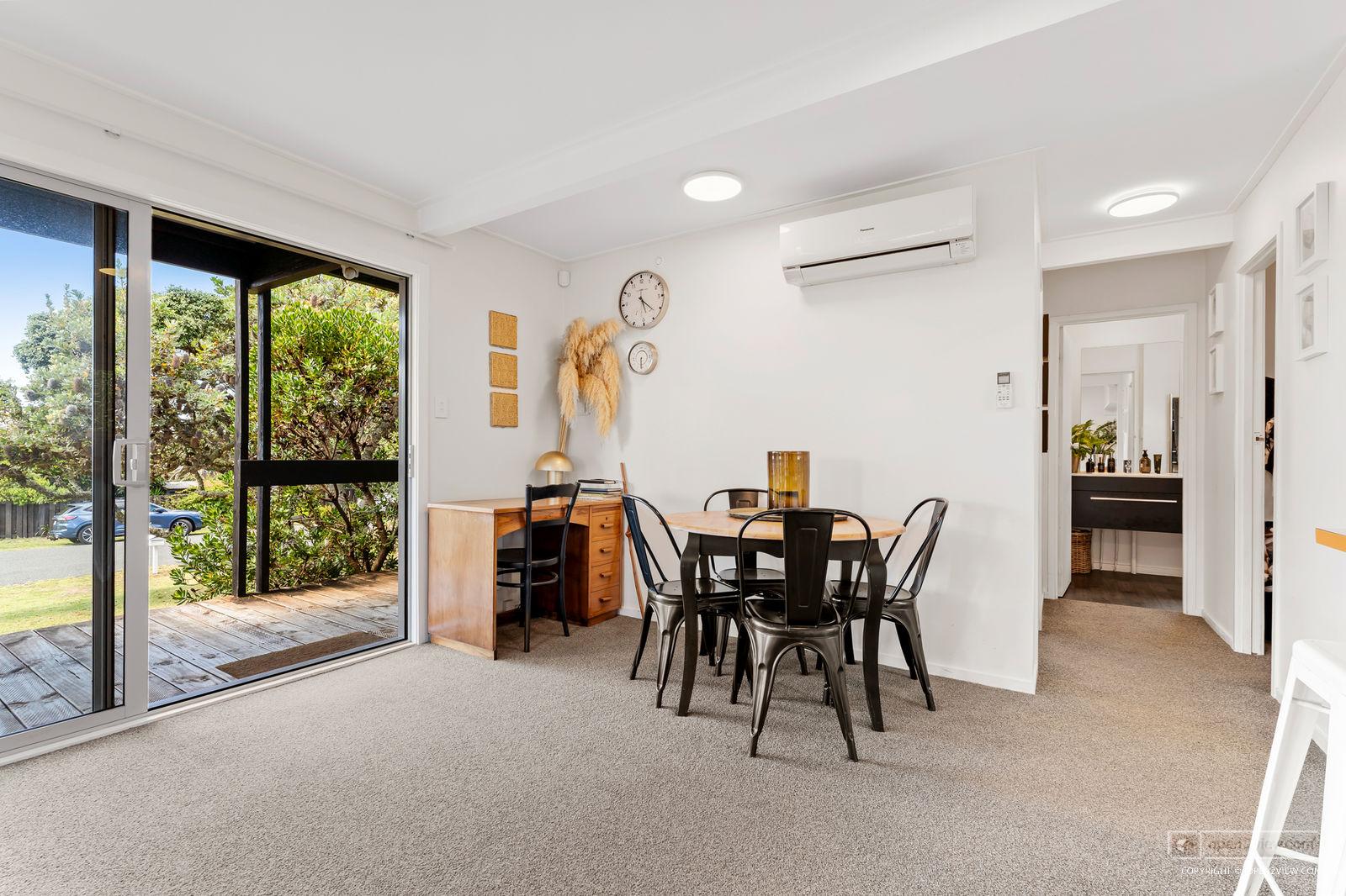 Slider image of 6 Jane Gifford Place, Auckland