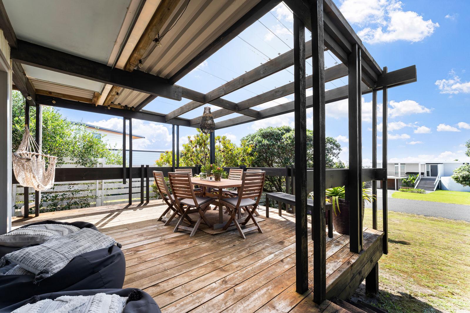 Slider image of 6 Jane Gifford Place, Auckland