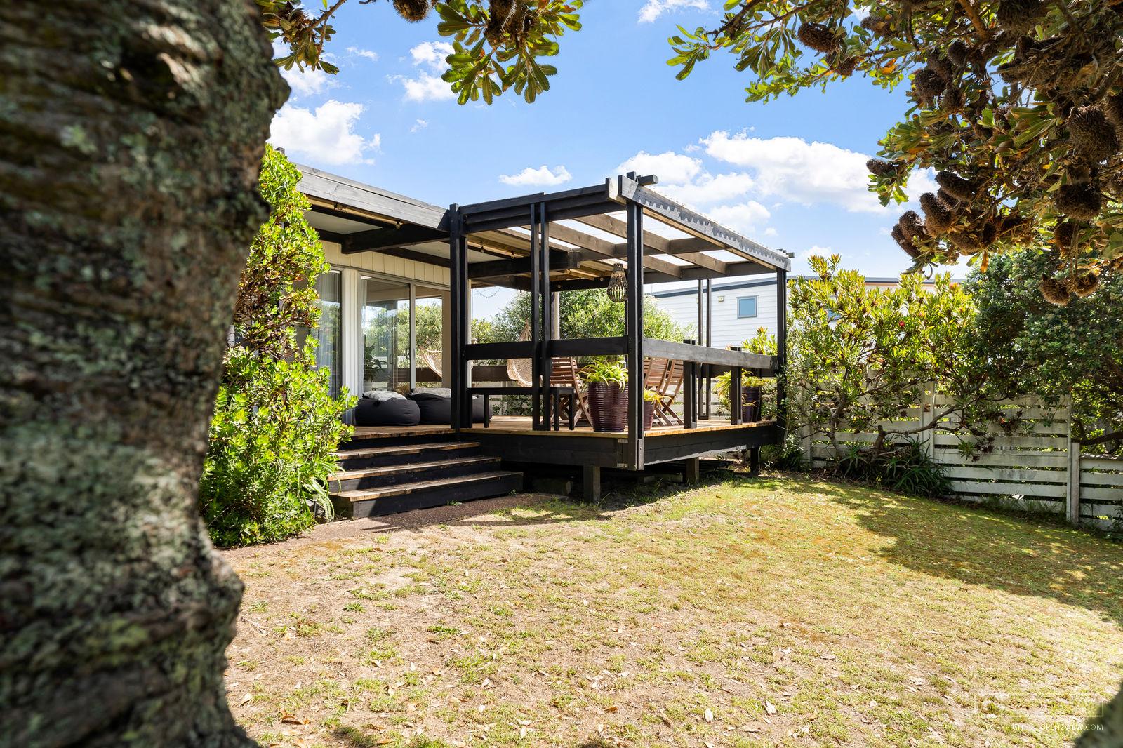 Slider image of 6 Jane Gifford Place, Auckland