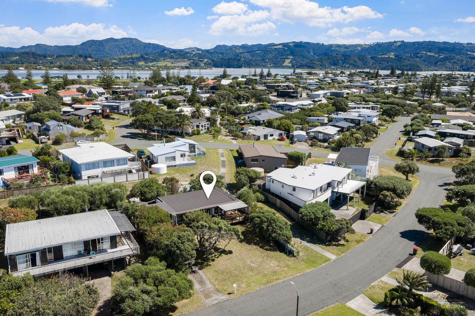 Slider image of 6 Jane Gifford Place, Auckland