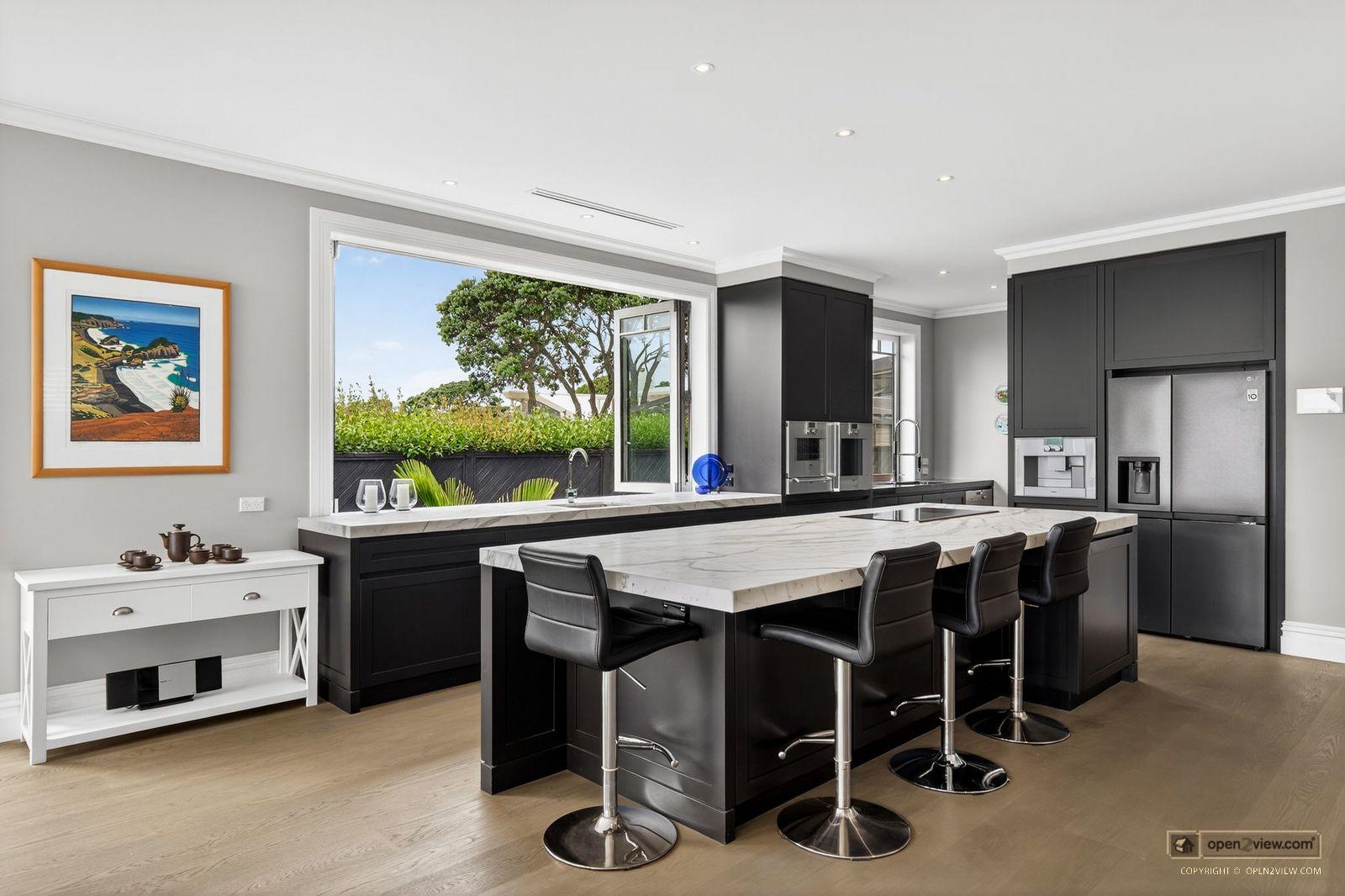 Slider image of 27 Muritai Road, Auckland