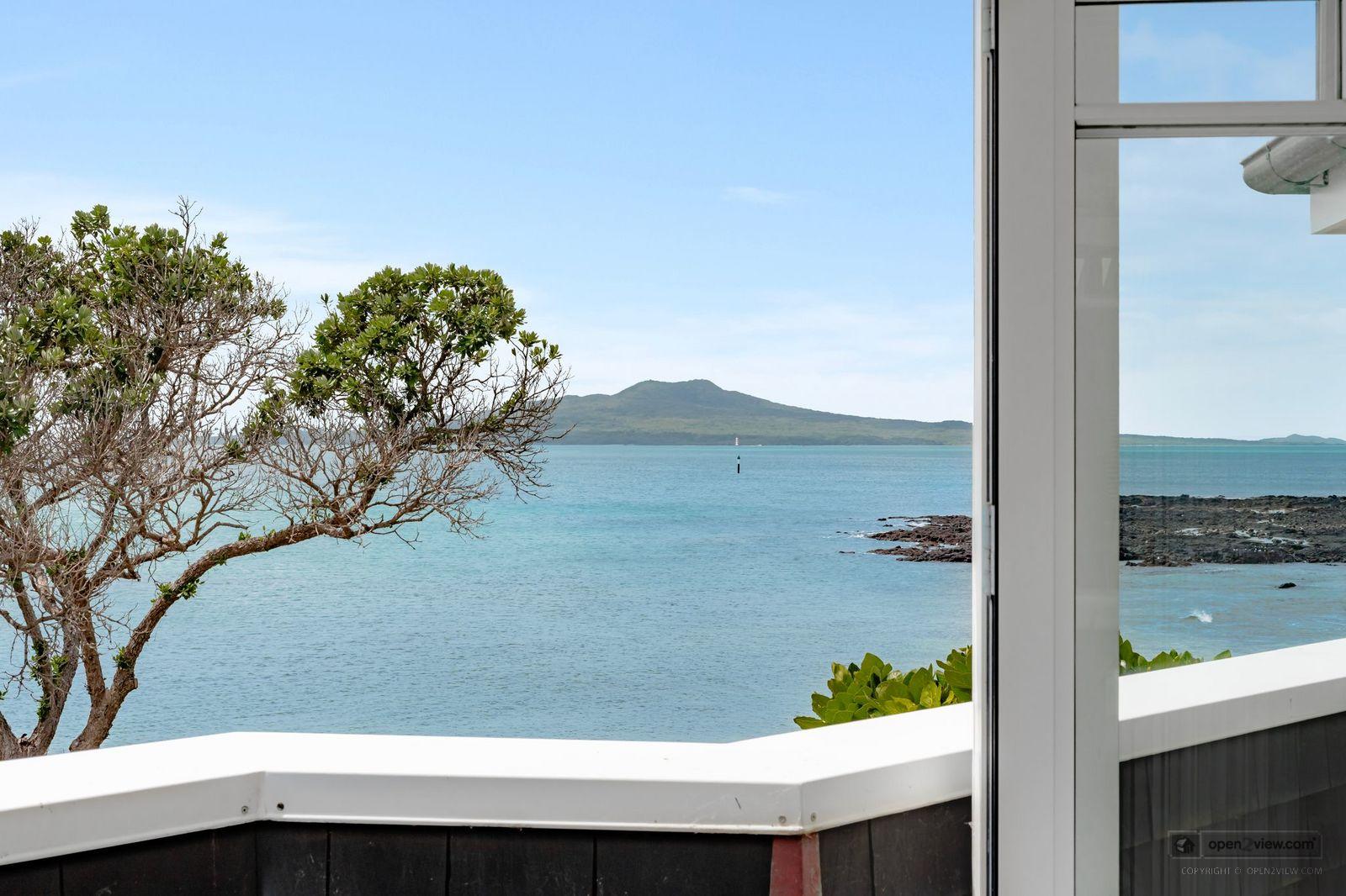 Slider image of 27 Muritai Road, Auckland