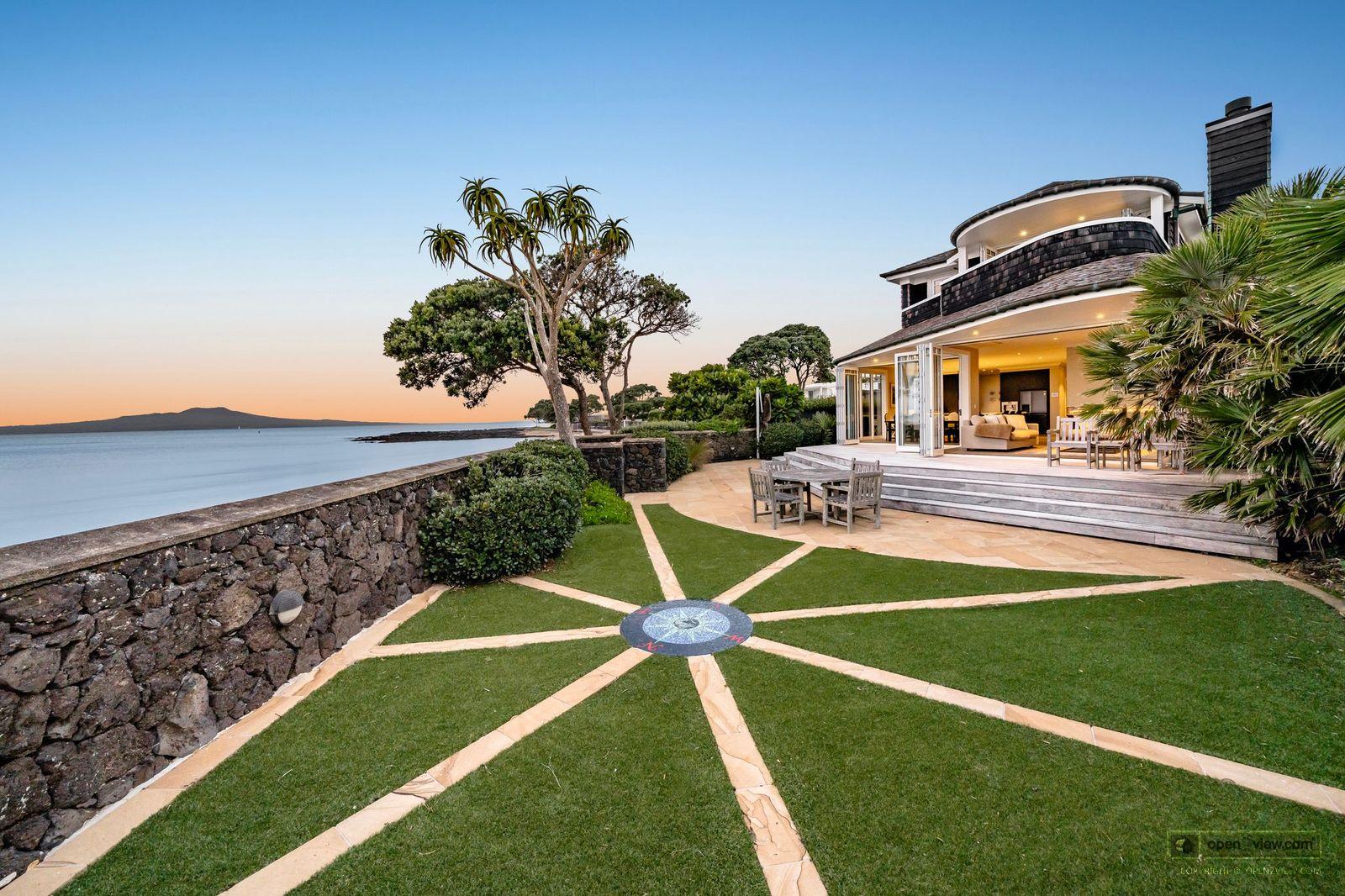 Slider image of 27 Muritai Road, Auckland