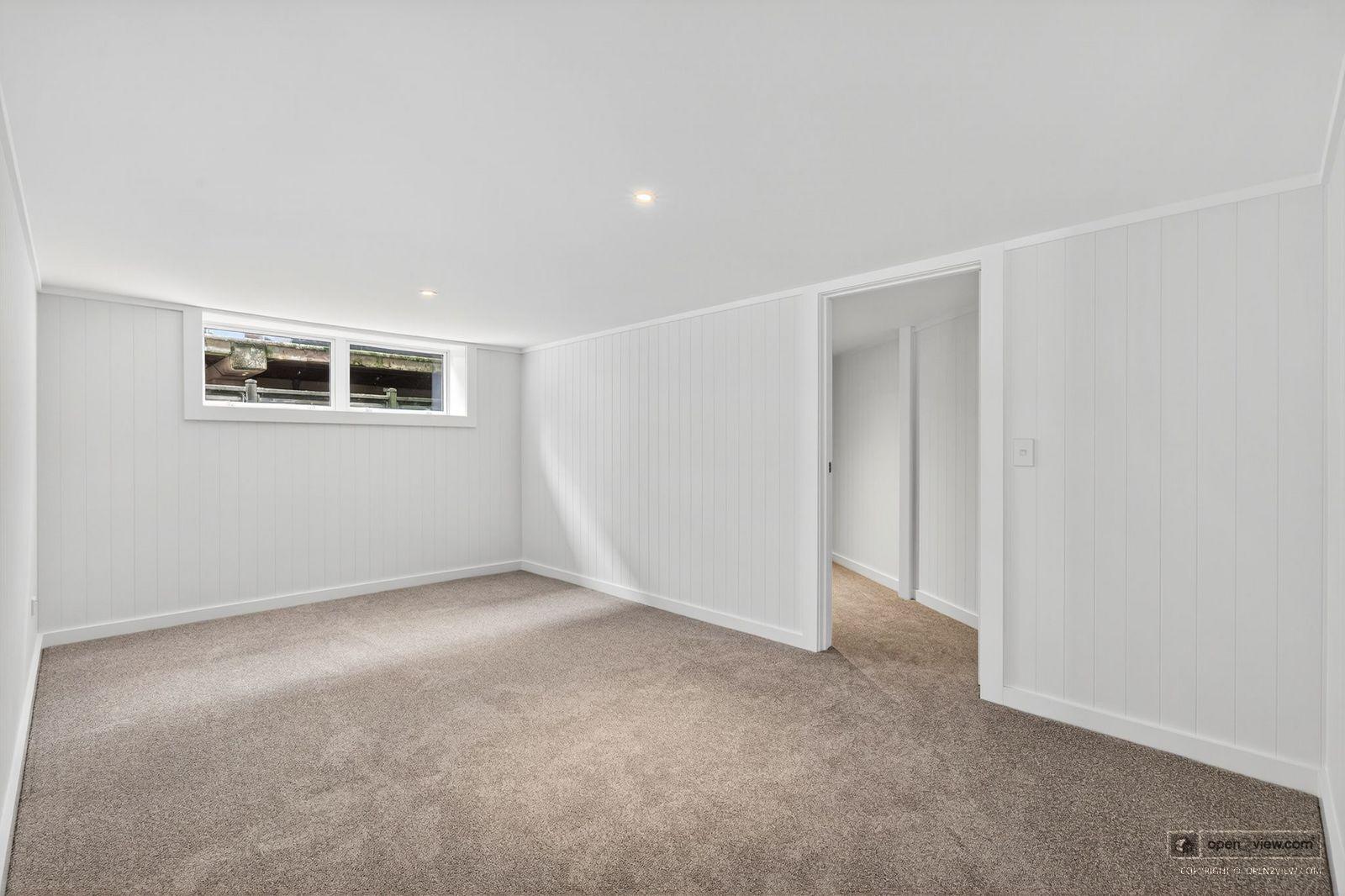 Slider image of 27 Muritai Road, Auckland