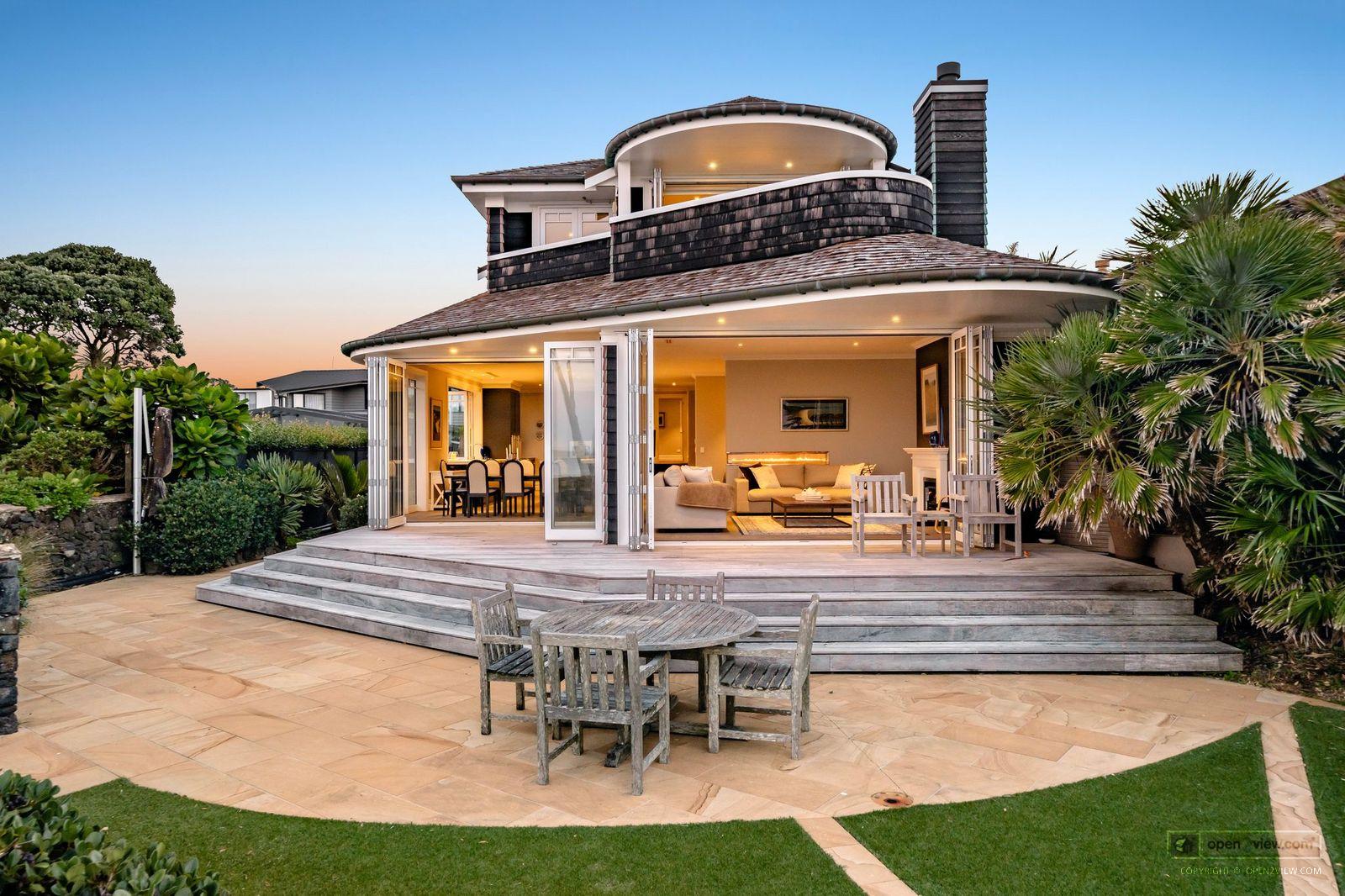 Slider image of 27 Muritai Road, Auckland