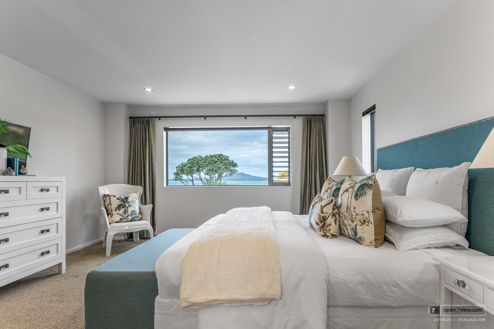 Slider image of 34 Muritai Road, Auckland