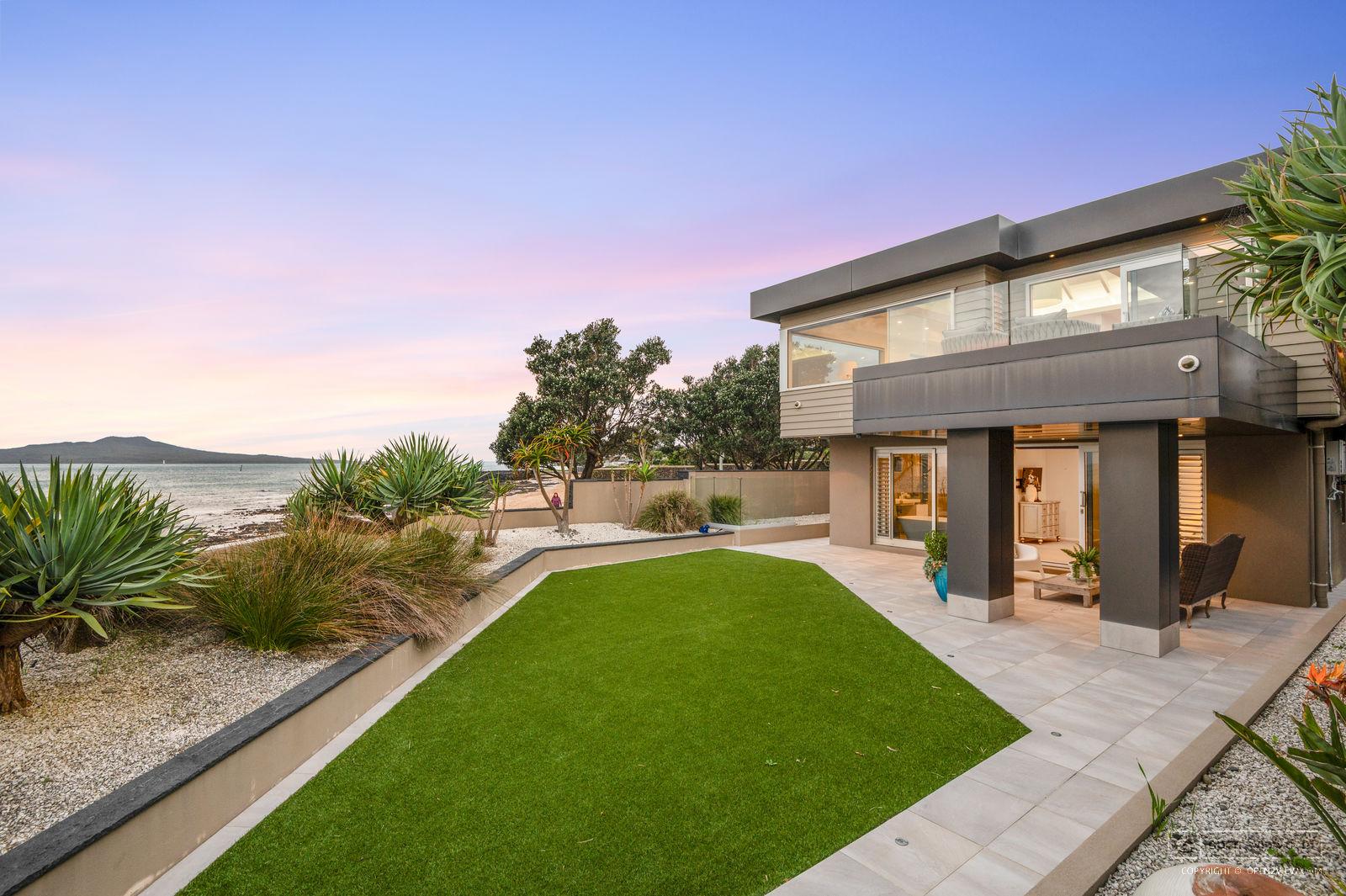 Slider image of 34 Muritai Road, Auckland