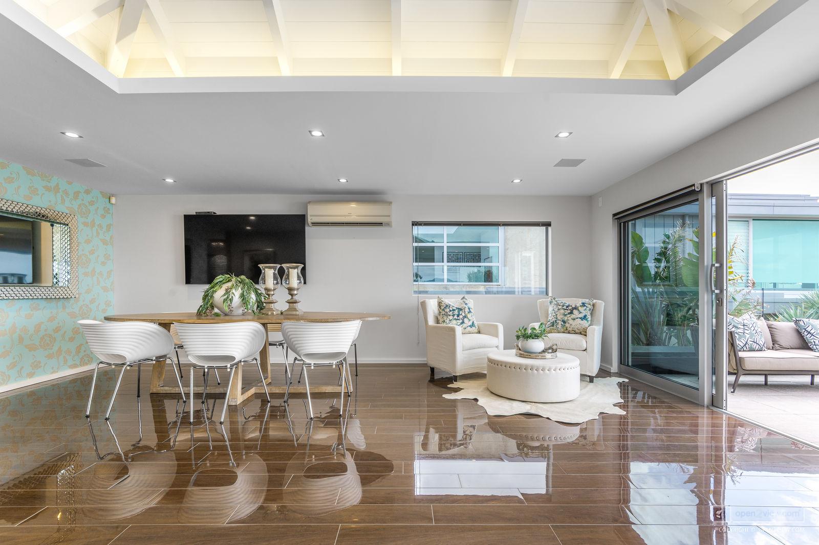 Slider image of 34 Muritai Road, Auckland