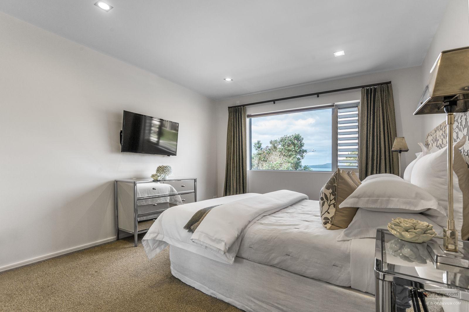 Slider image of 34 Muritai Road, Auckland