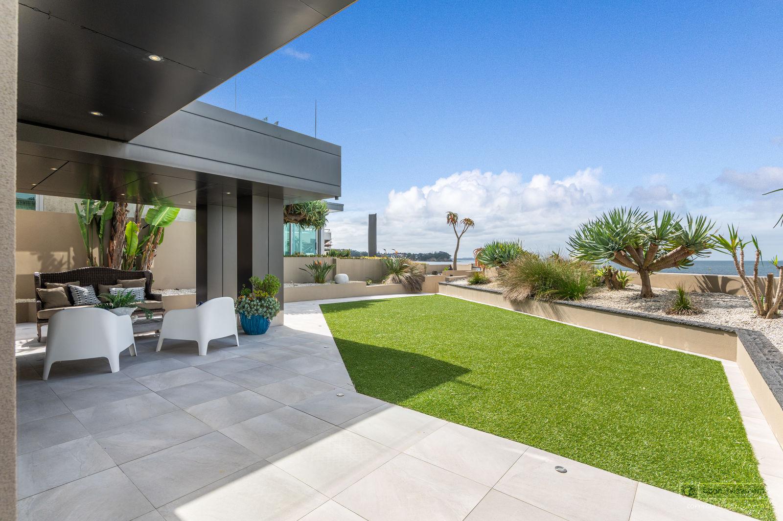 Slider image of 34 Muritai Road, Auckland