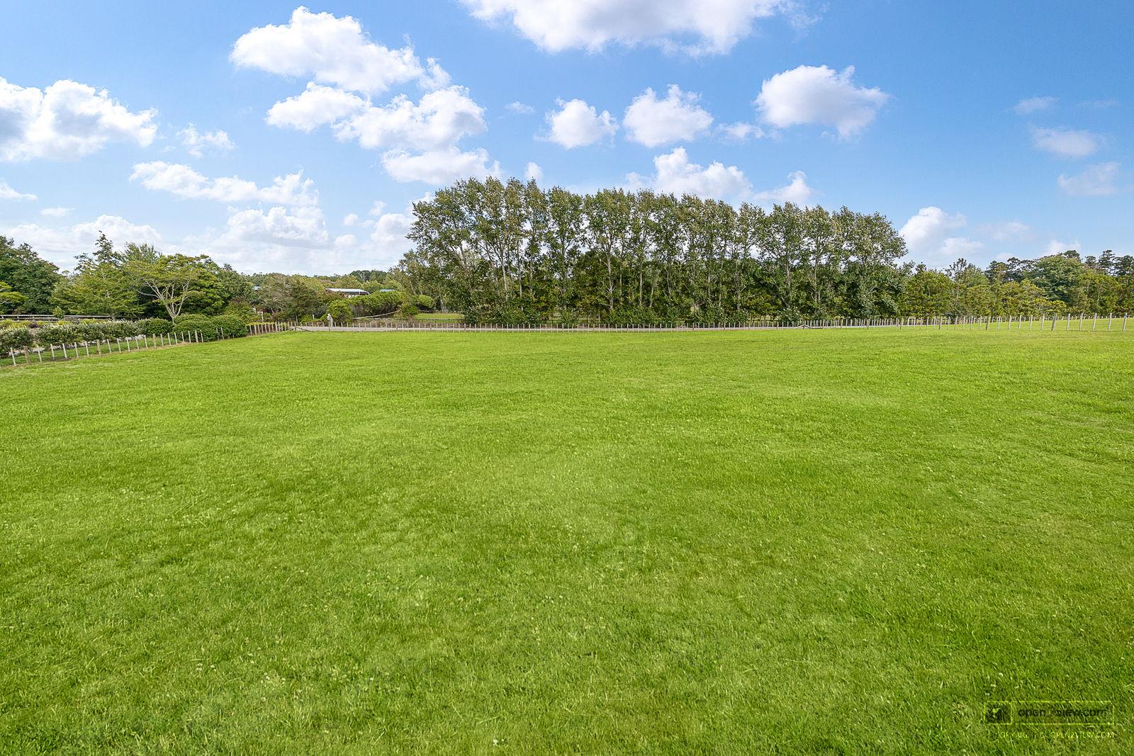 Slider image of 62 Dysart Lane, Auckland