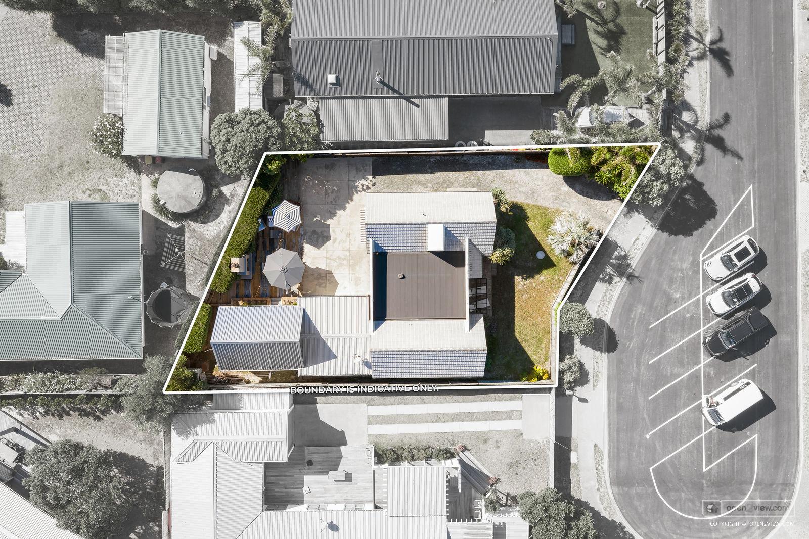 Slider image of 28 Success Court, Auckland