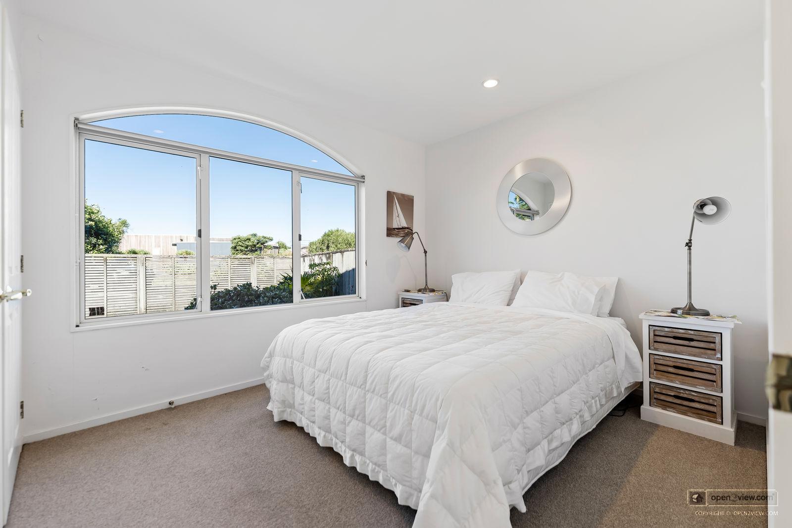 Slider image of 28 Success Court, Auckland