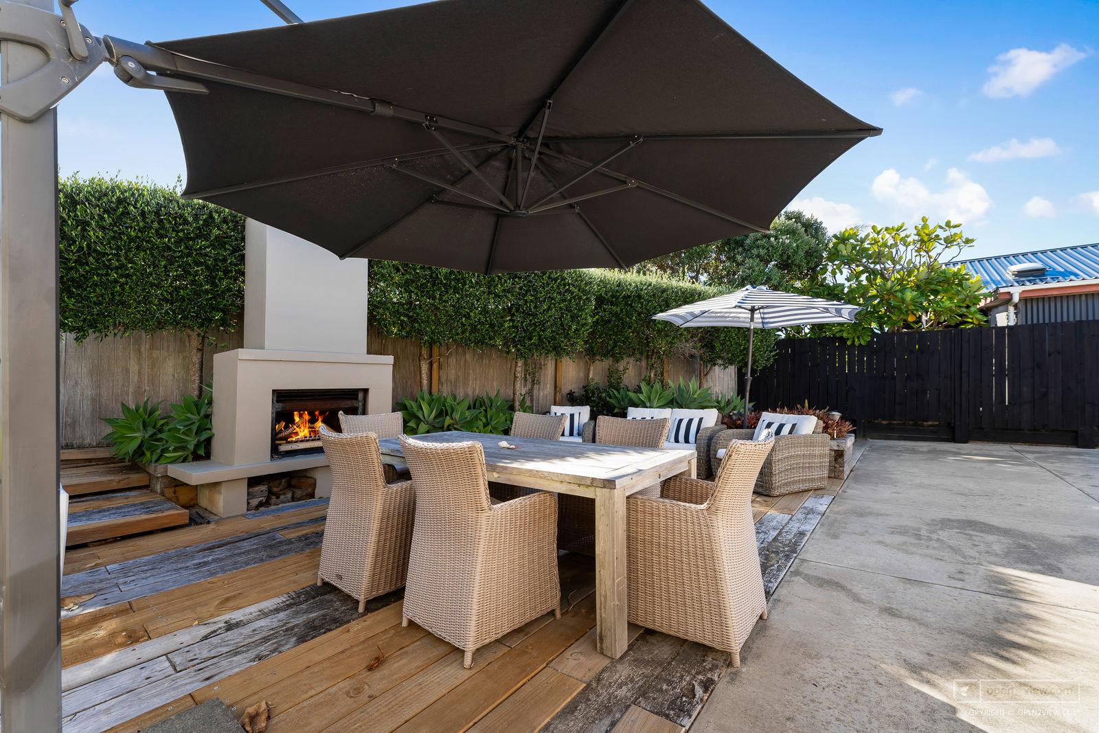 Slider image of 28 Success Court, Auckland