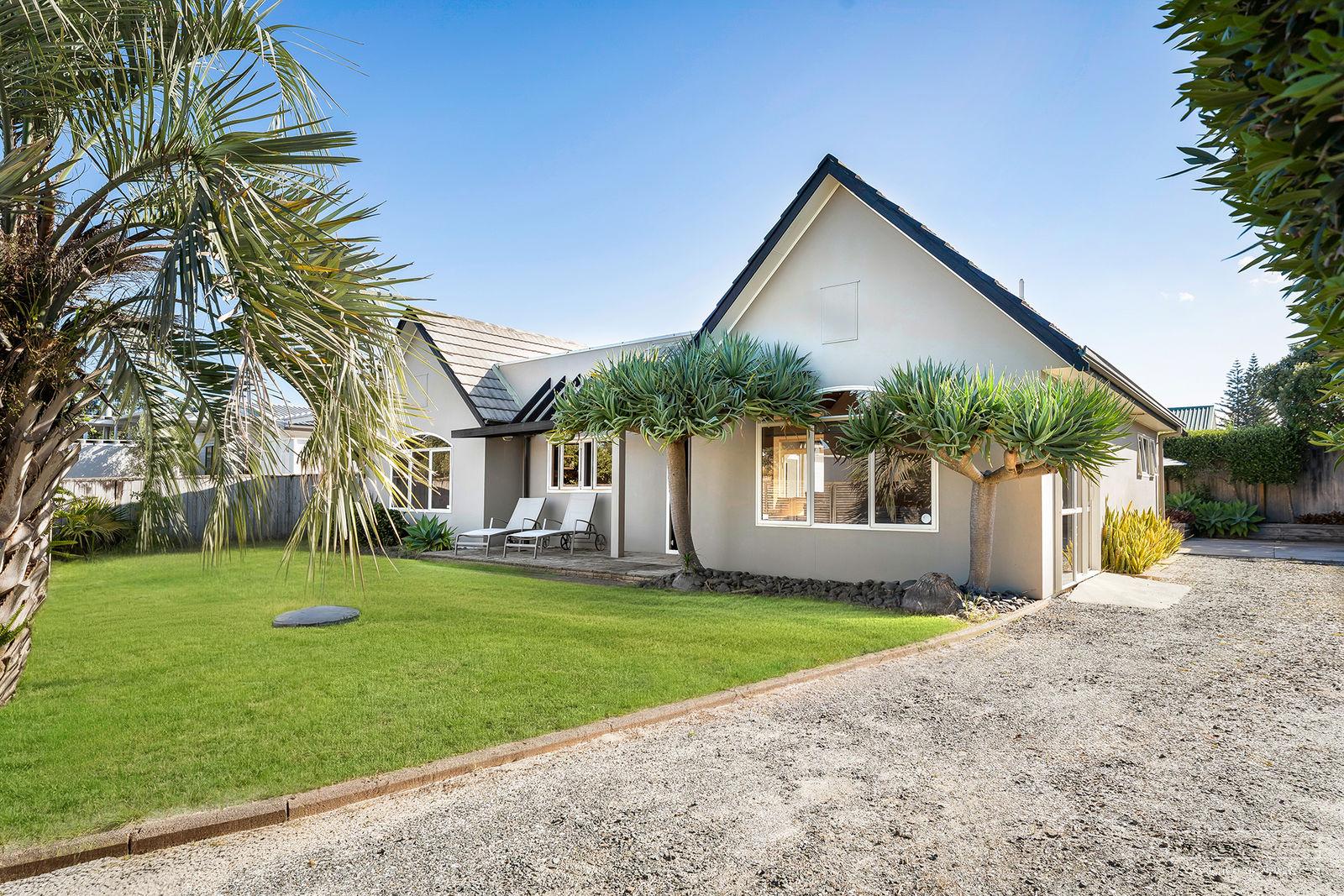 Featured image of 28 Success Court, Auckland