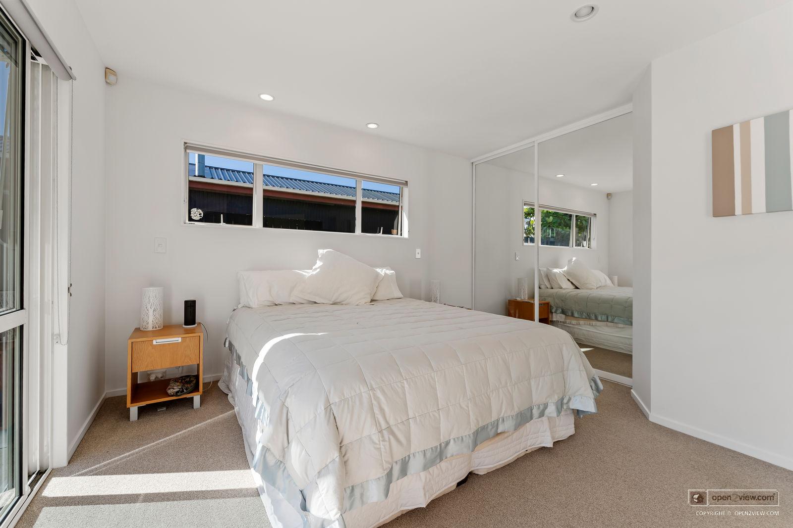 Slider image of 28 Success Court, Auckland