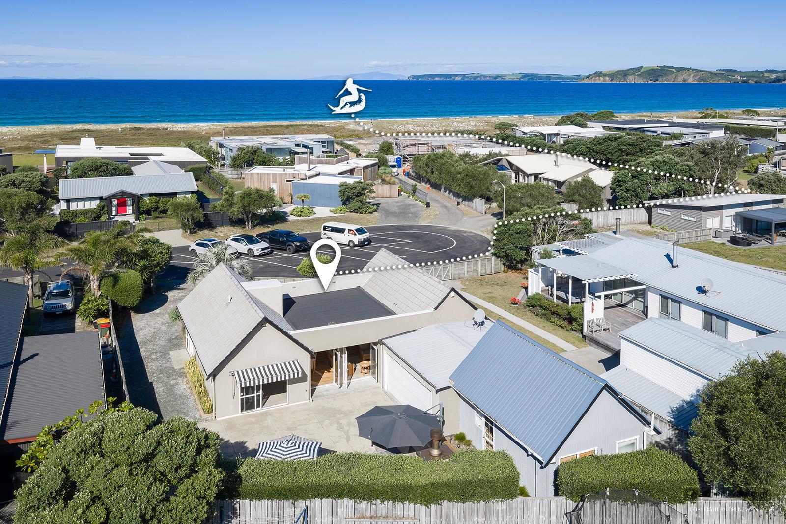 Slider image of 28 Success Court, Auckland