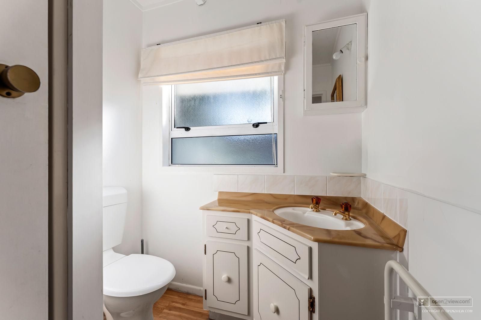 Slider image of 28 Success Court, Auckland