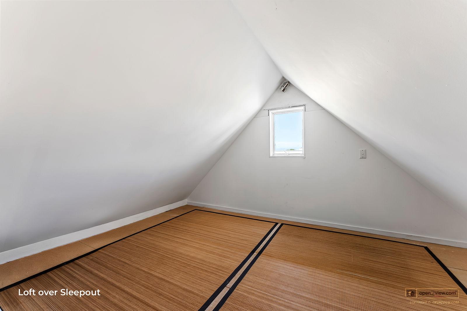 Slider image of 28 Success Court, Auckland