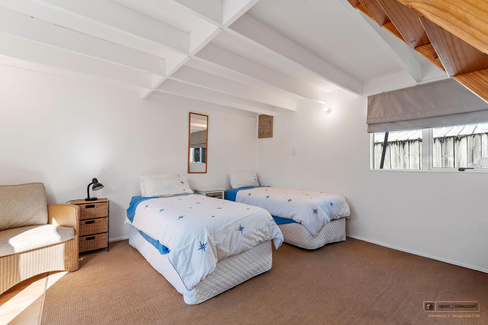 Slider image of 28 Success Court, Auckland