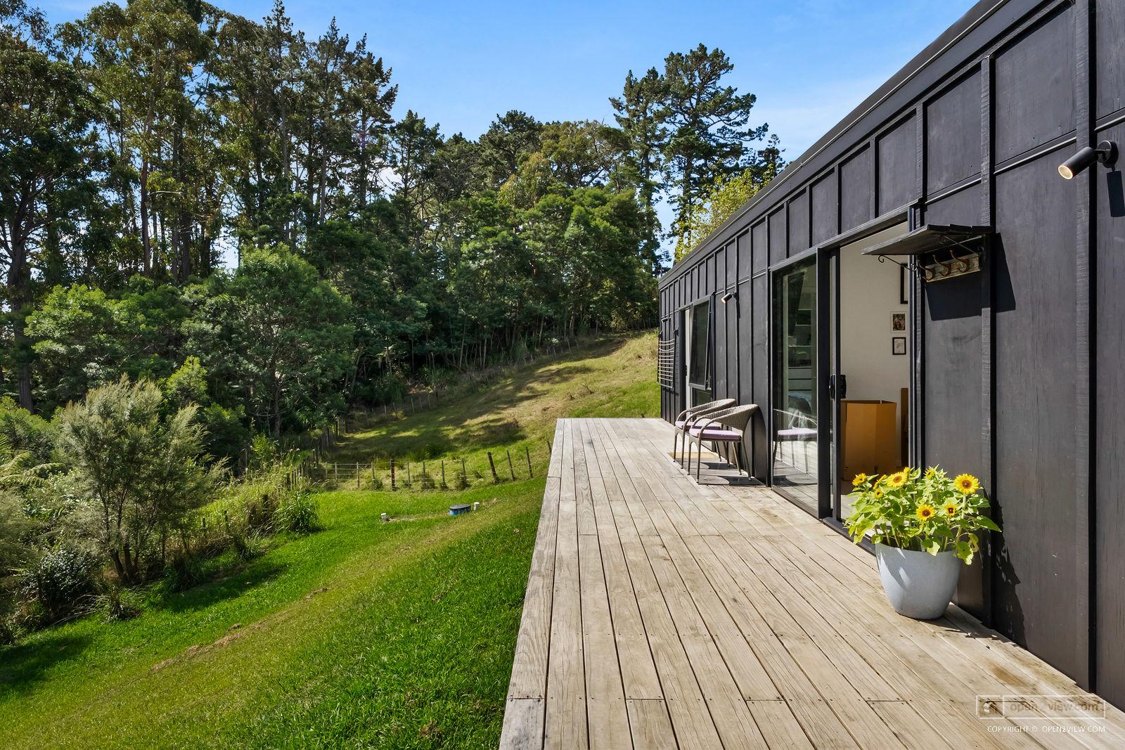 Slider image of 206 Trigg Road, Auckland