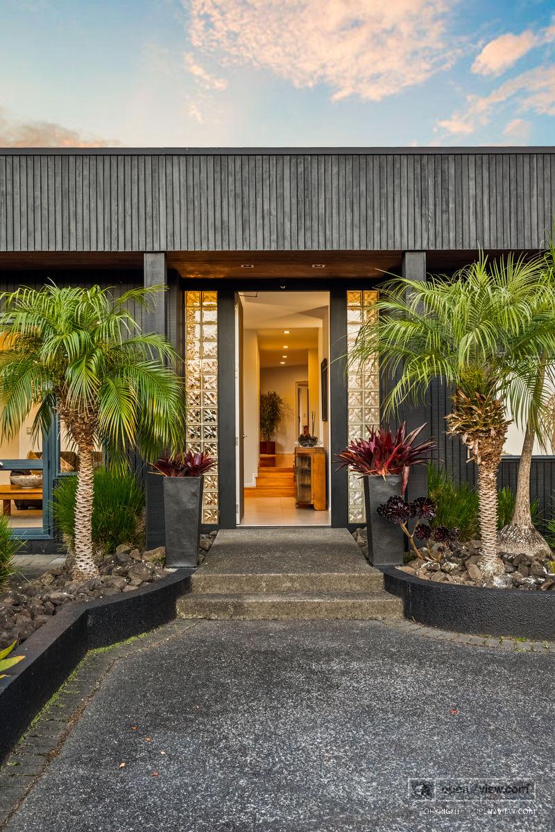 Slider image of 206 Trigg Road, Auckland