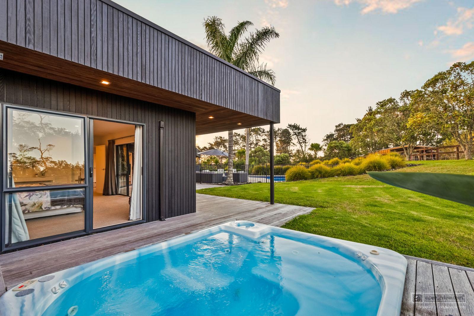 Slider image of 206 Trigg Road, Auckland