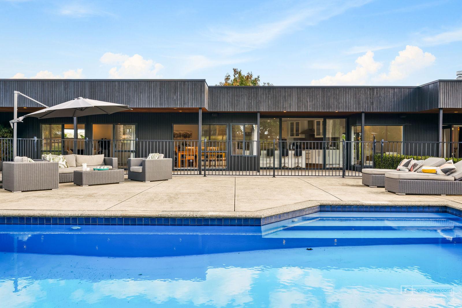 Slider image of 206 Trigg Road, Auckland