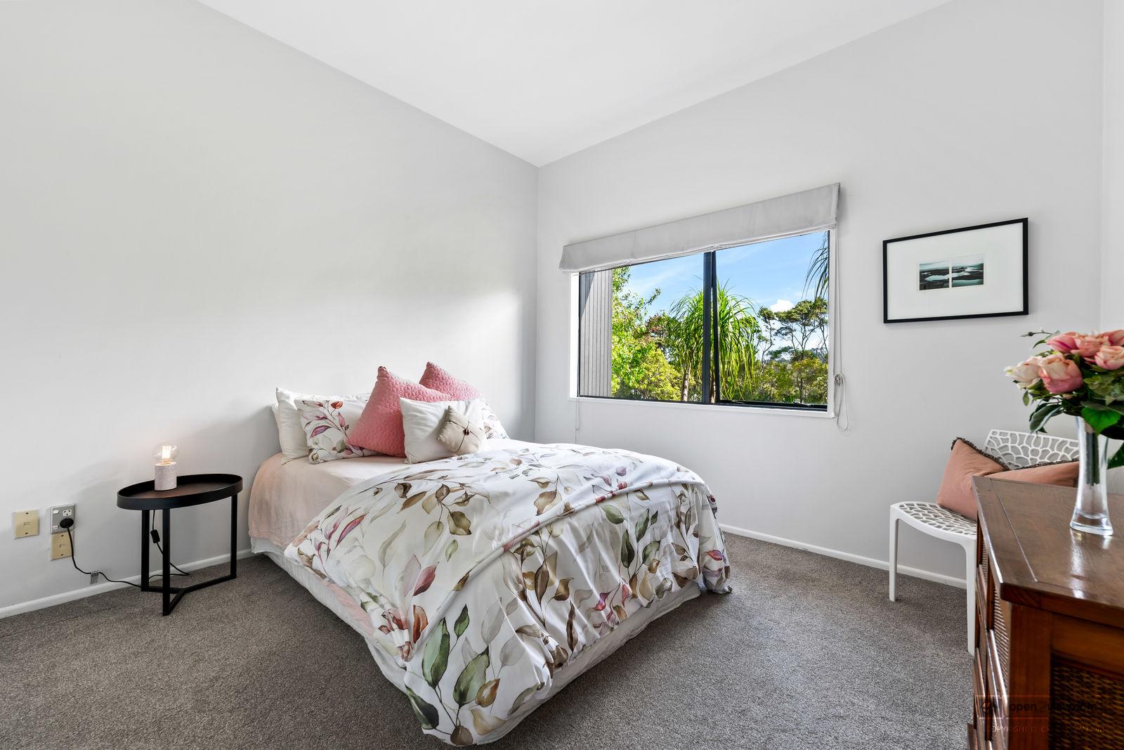 Slider image of 206 Trigg Road, Auckland