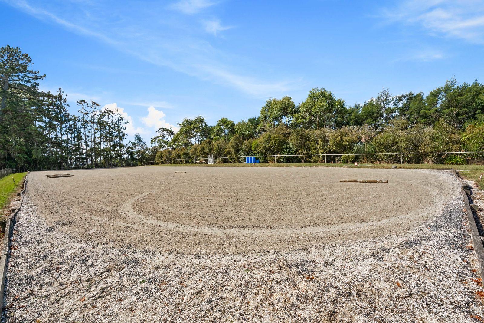 Slider image of 206 Trigg Road, Auckland