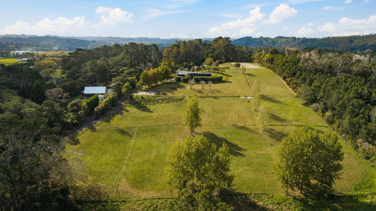 Slider image of 206 Trigg Road, Auckland
