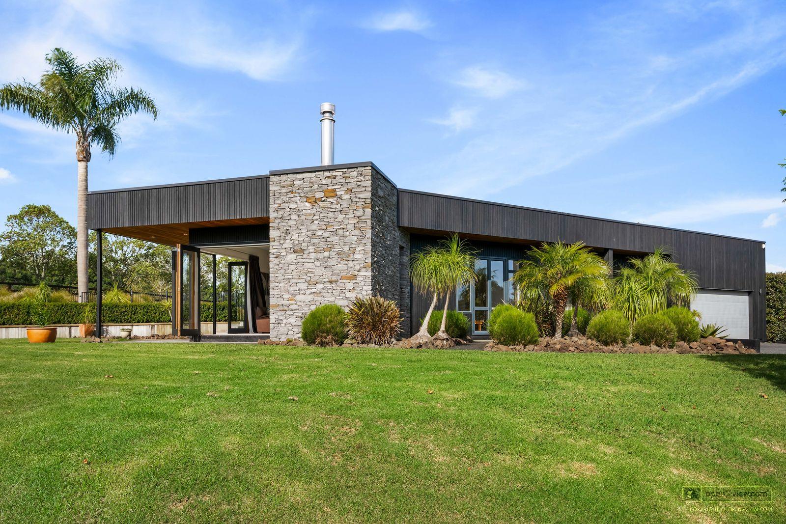 Slider image of 206 Trigg Road, Auckland