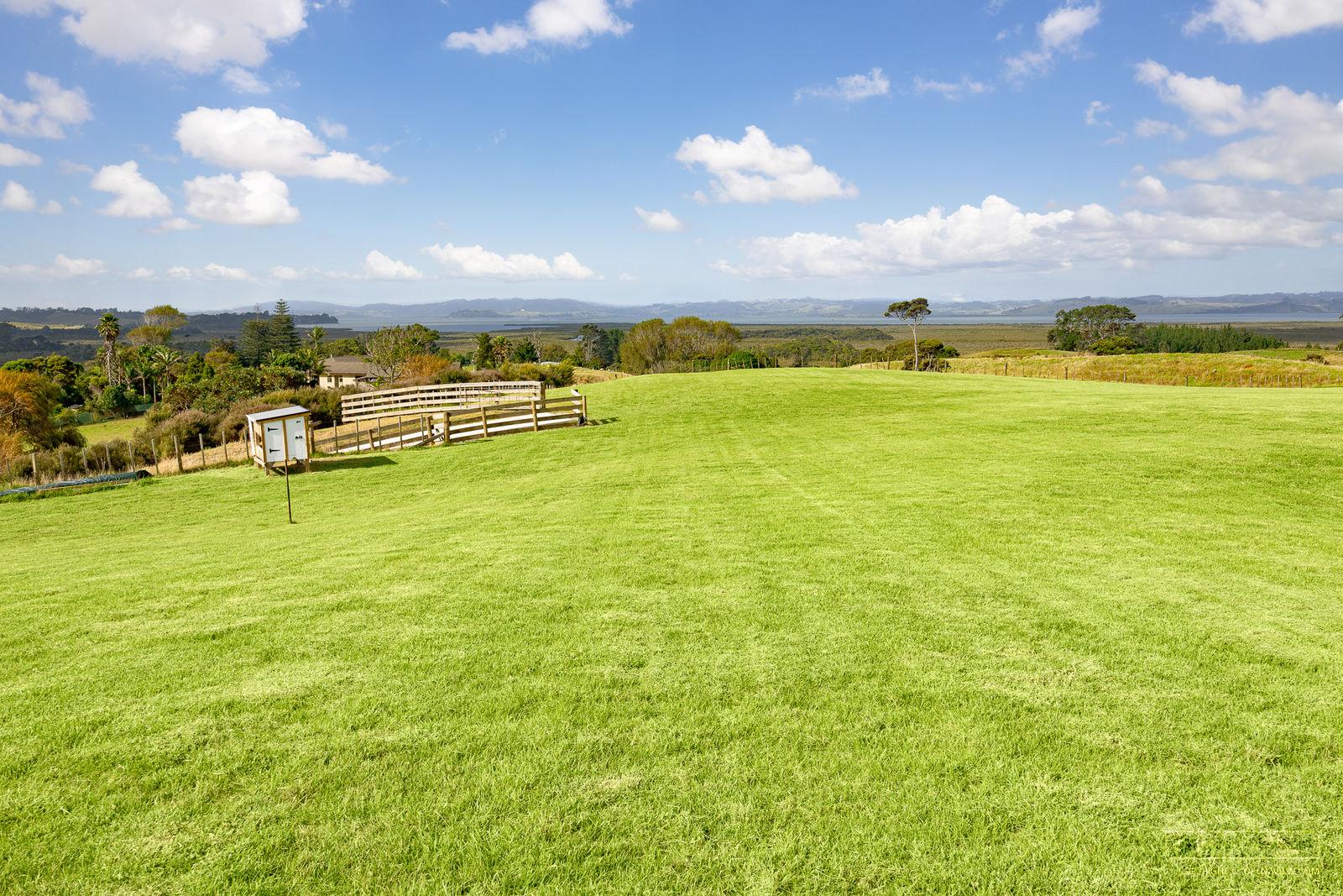 Slider image of 13 Slater Road, Auckland