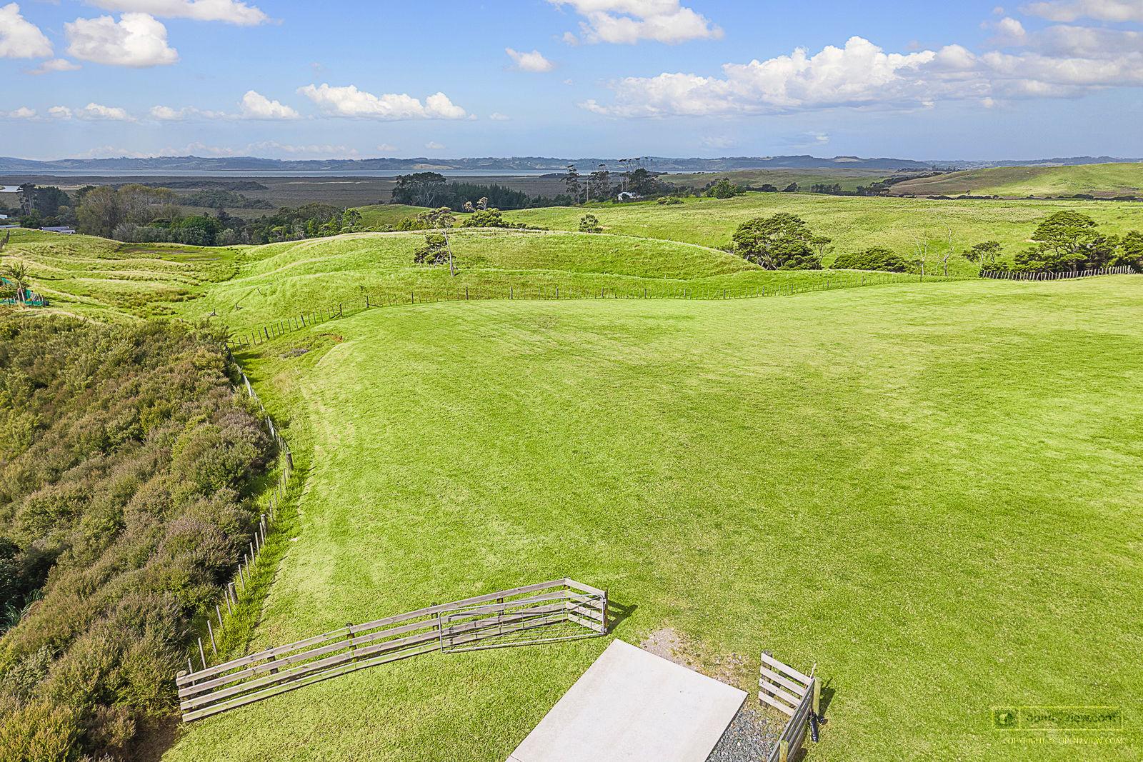 Slider image of 13 Slater Road, Auckland