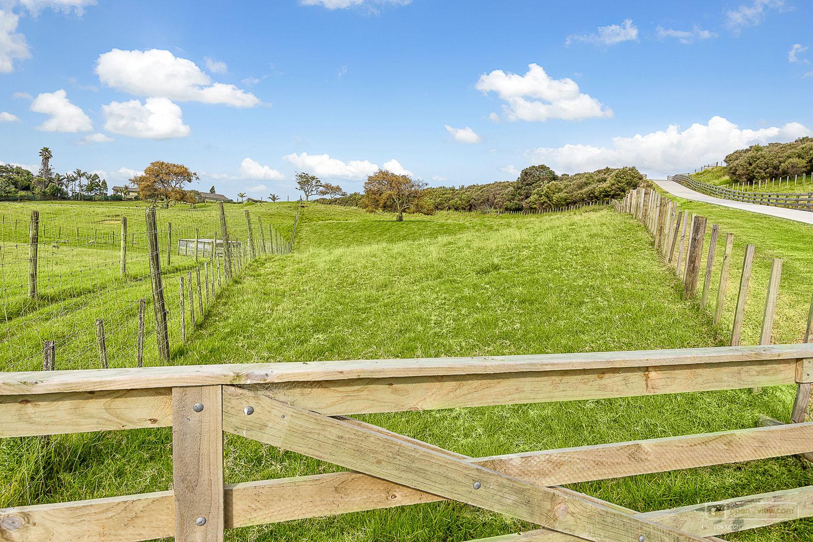Slider image of 13 Slater Road, Auckland