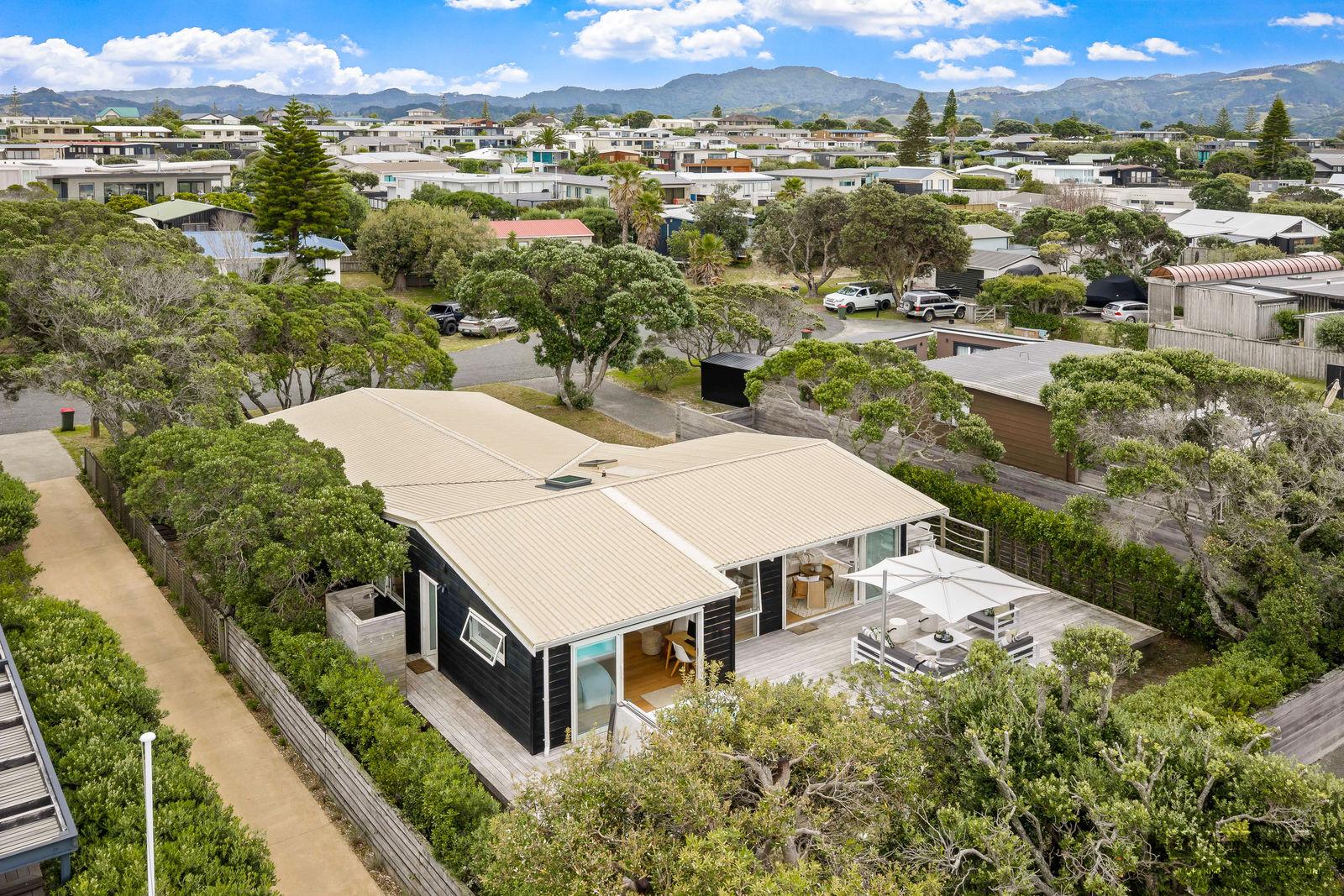Slider image of 25 Esme Grove, Auckland