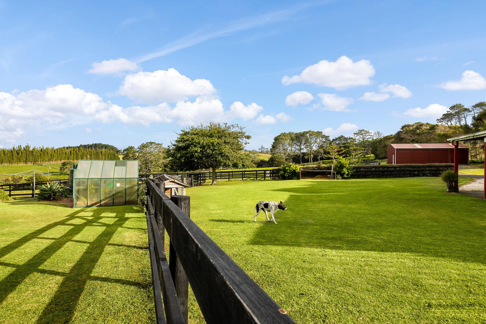 Slider image of 145 Hanham Road, Auckland