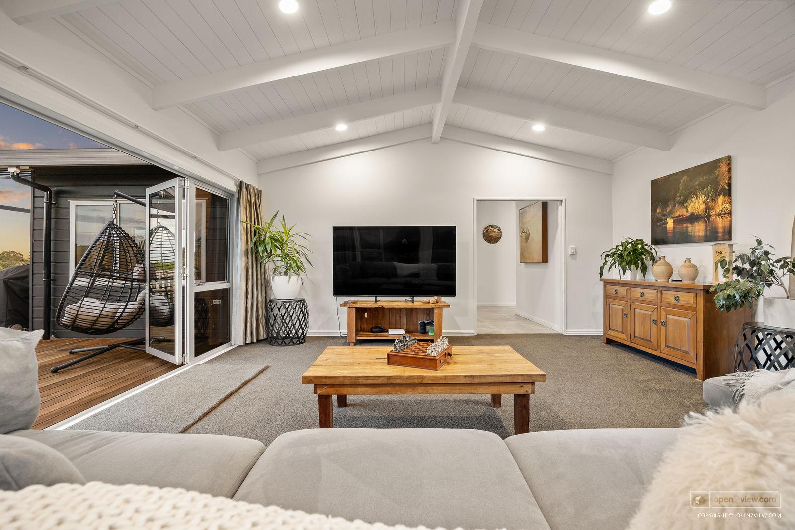 Slider image of 145 Hanham Road, Auckland