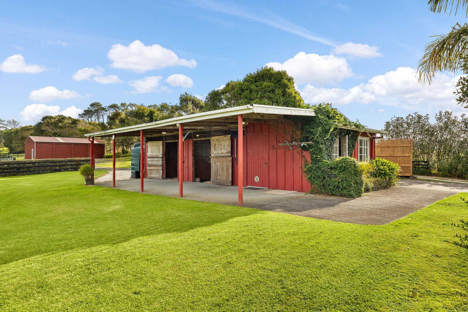 Slider image of 145 Hanham Road, Auckland