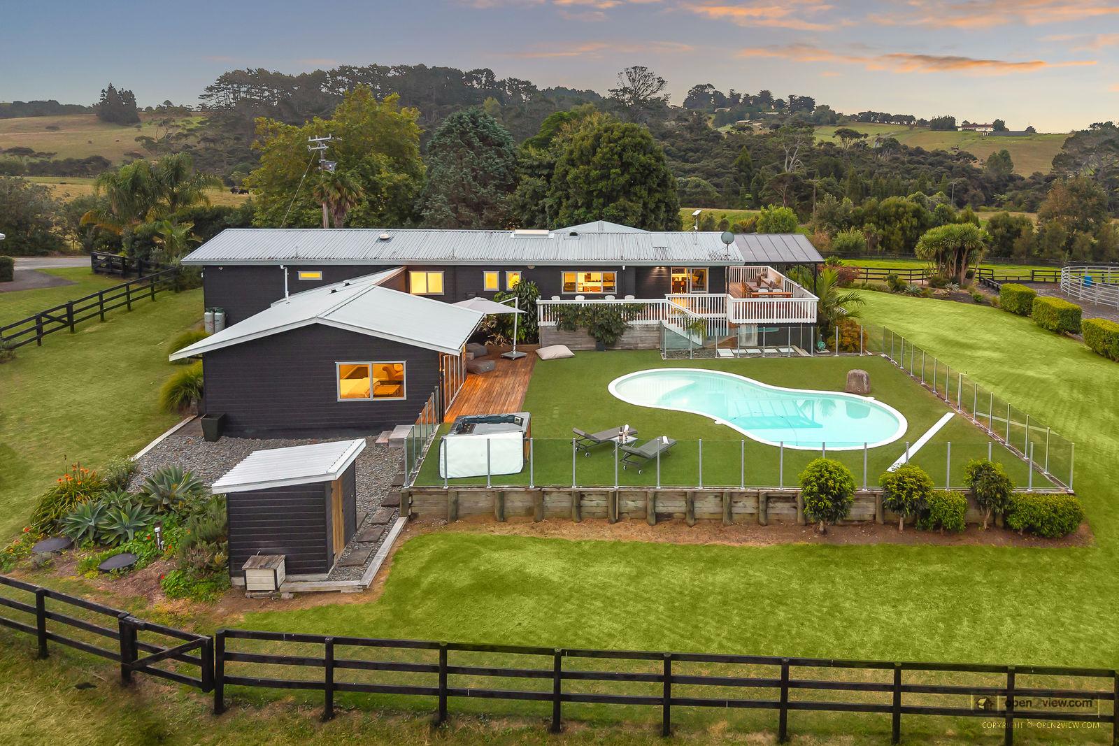 Slider image of 145 Hanham Road, Auckland