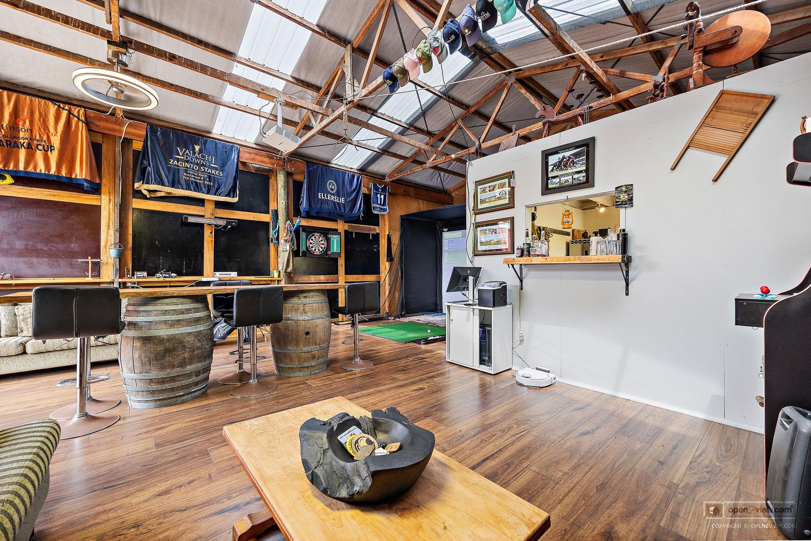 Slider image of 145 Hanham Road, Auckland