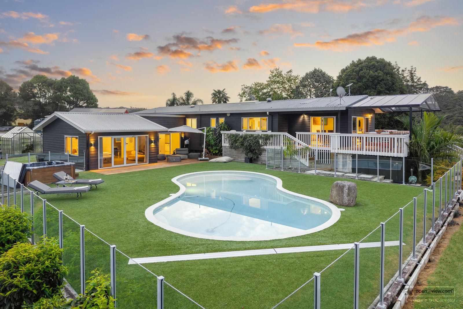 Slider image of 145 Hanham Road, Auckland