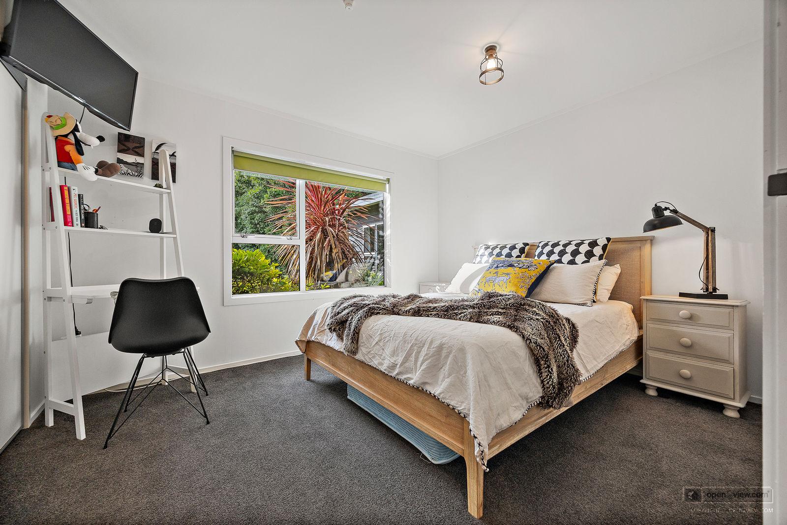 Slider image of 145 Hanham Road, Auckland